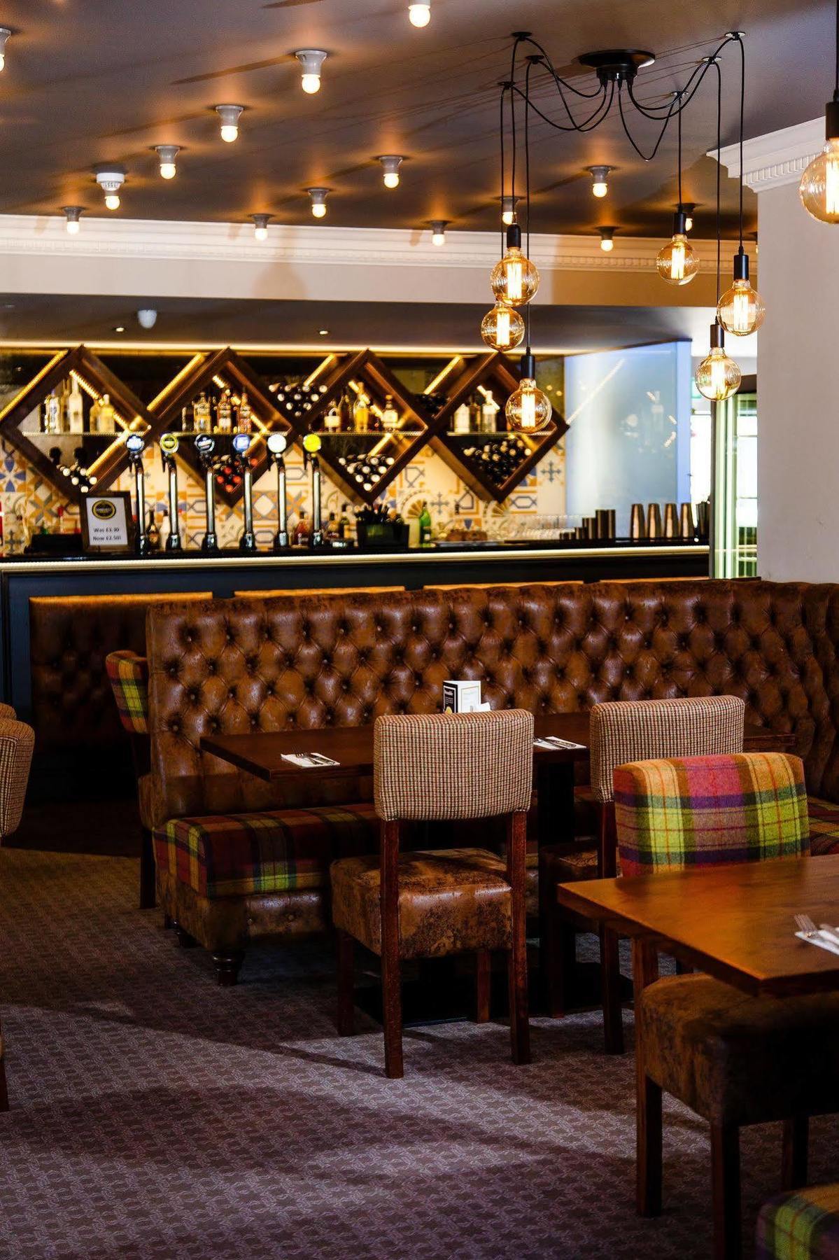 Adamson Hotel Dunfermline Ngoại thất bức ảnh